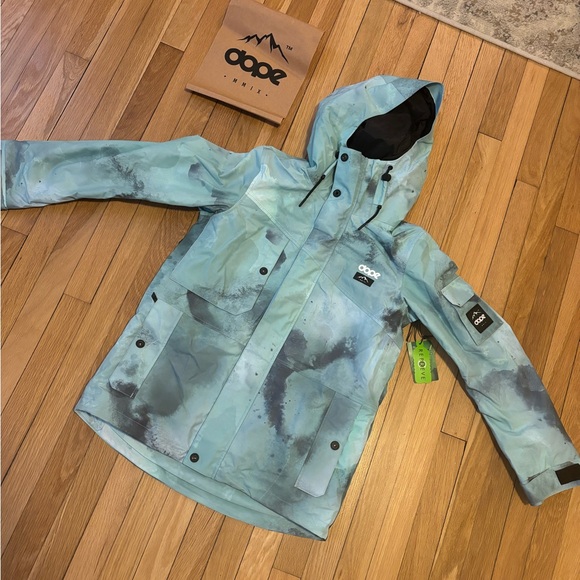 Adept Women’s Snowboarding Jacket - Picture 5 of 11